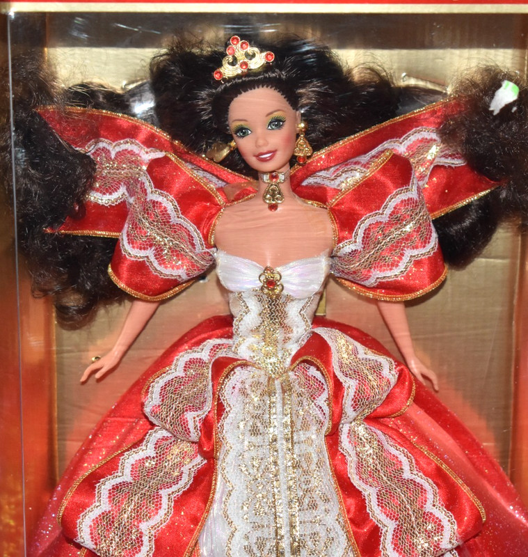 NEW & NRFB! VINTAGE MATTEL 1997 HAPPY HOLIDAYS BARBIE DOLL #17832 ~ BOX WEAR