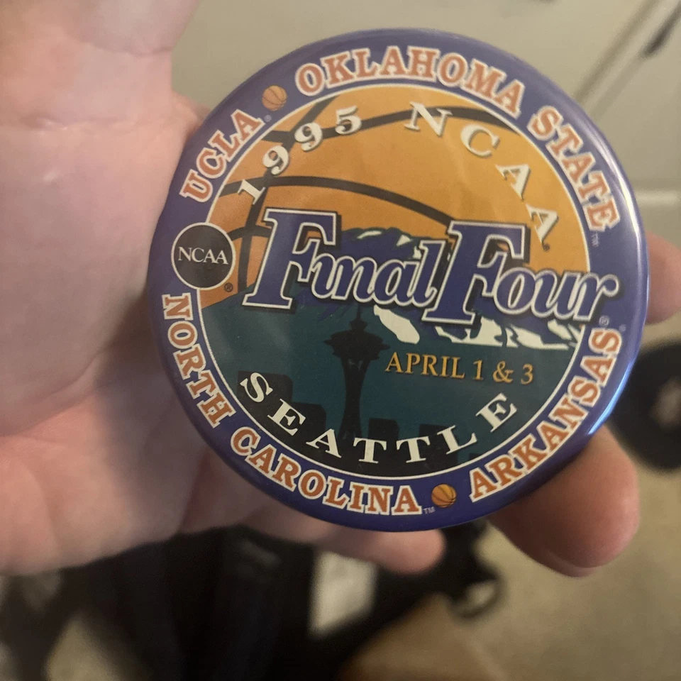 1995 NCAA FINAL FOUR SOUVENIR BUTTON UCLA OKLAHOMA ST. NORTH CAROLINA ARKANSAS - Image 3 of 4