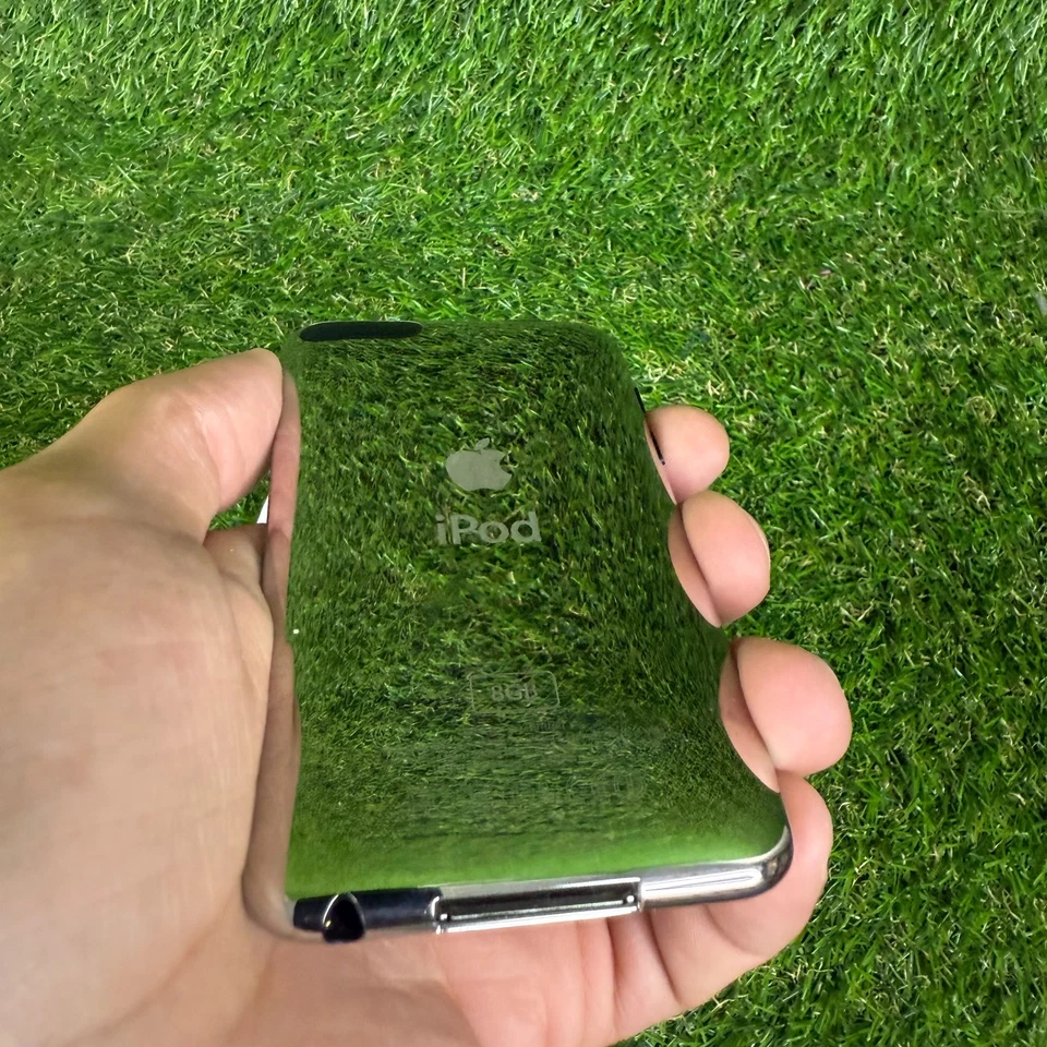 Apple iPod Model A1288 8 GB Touch 2nd Gen - Image 2 of 4