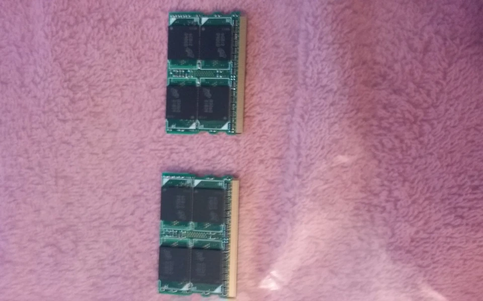 2x512mb non ecc pc2-3200-333-10-Z1  Fujitsu lifebook P7120D   - Image 2 of 2