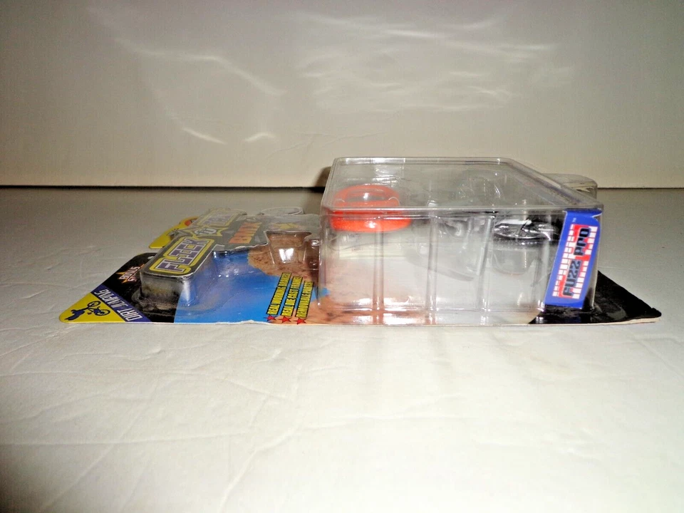 Flick Trix 2001 bmx Mongoose Fuzz Pro грязь прыжки как новый на картонке, новый в упаковке, новый на картонке - Изображение 3 из 4