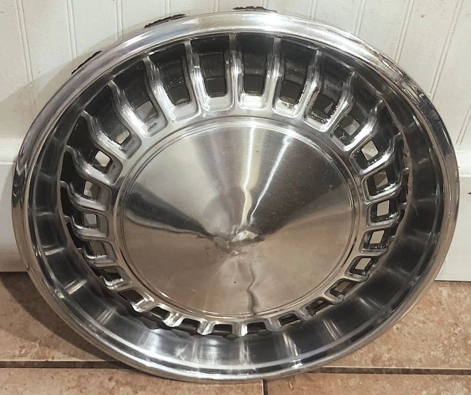 (1) Cubierta de rueda tapacubos vintage OEM 1971 Plymouth Fury Satellite 15" #0L 2944427 Foto 2 de 4