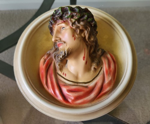 2 Chalkware Plaster Religious 7" Wall Plaques Virgin Mary Jesus Round Painted 3D - Picture 9 of 12