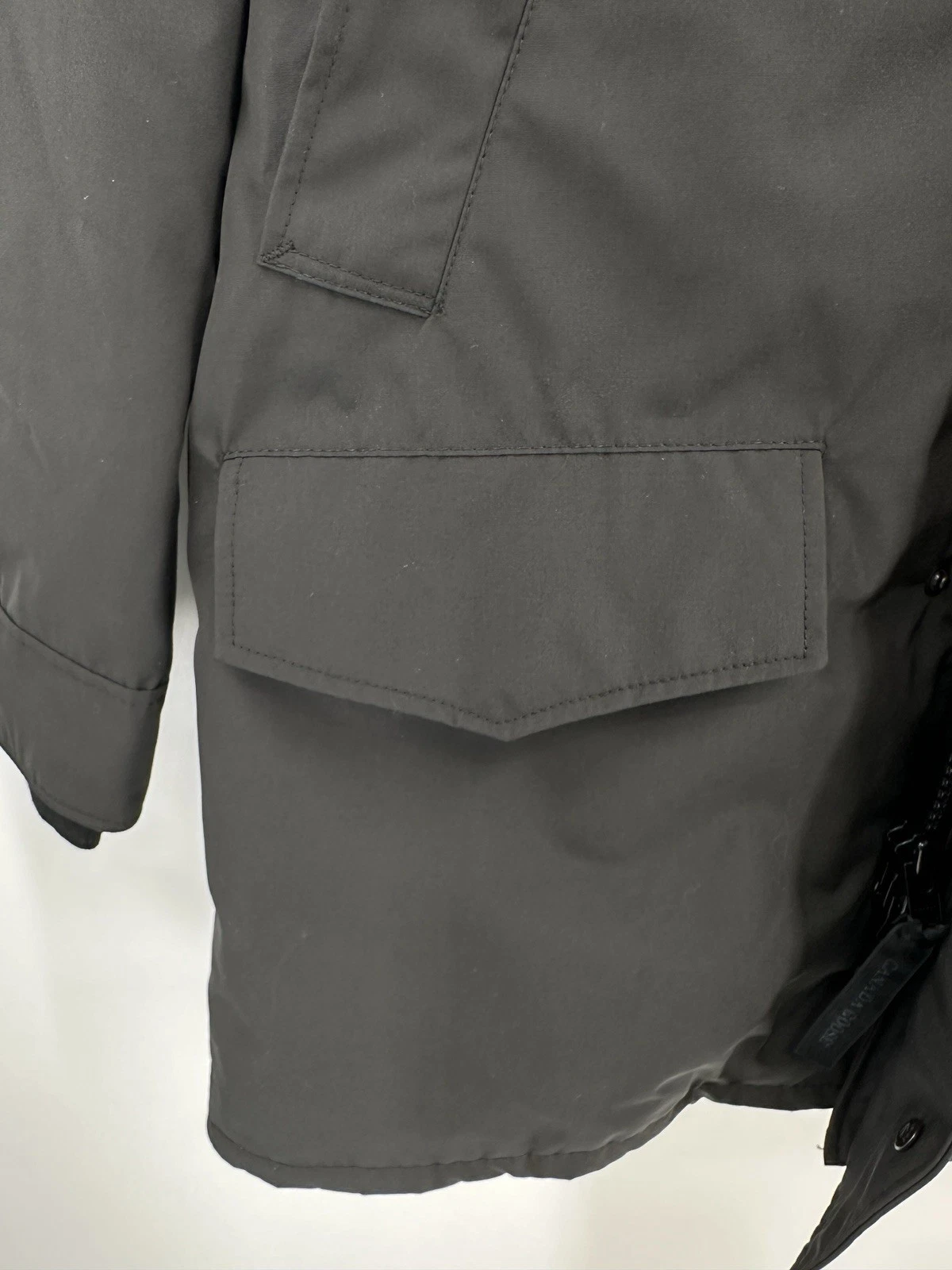 Parka Canada Goose Langford imbottito con cappuccio L nero con toppa logo monocromatico