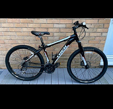 Trek 4300 Mountain Bike 26in 18in Frame Black/White/Red Front Sus
