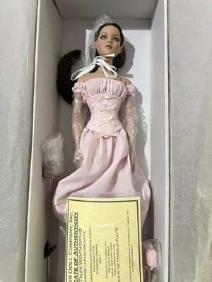 CINDERELLA BASIC BRUNETTE NRFB TONNERPUPPE