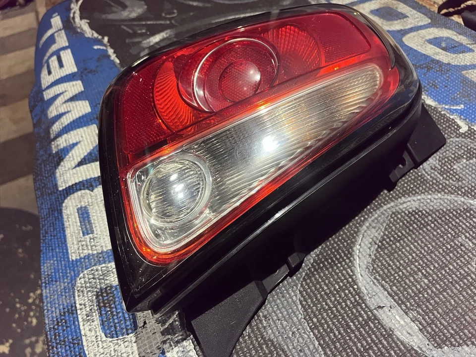 OEM 2013 2014 2015 2016 2017 Fiat 500c Rear left driver Tail Light - Image 3 of 4