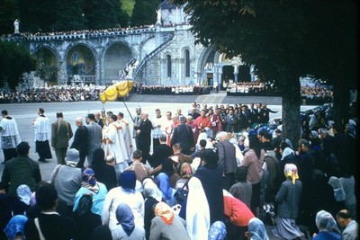 c1960's Kodachrome 35mm Slide, Lourdes Grotto Basilica Crowd France mid 20th