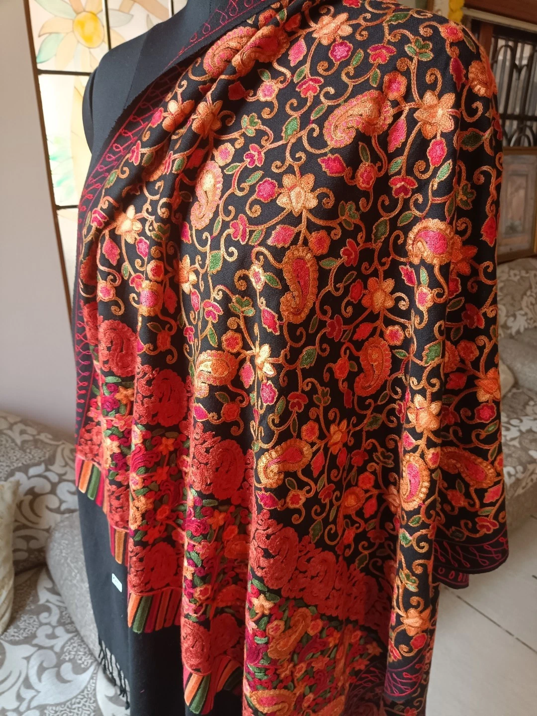 Black CREWEL HEAVY EMBROIDERY SCARF Silk Wool Blend WRAP FLORAL KASHMIRI SHAWL
Opens in a new window