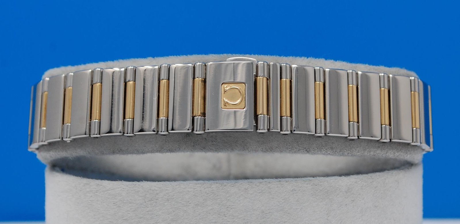 Ladies Omega Constellation 18K Gold Watch - MOP Dial - Diamond Bezel - 1365.71 image 4