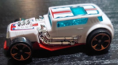 Zuru Metal Machines Custom Hot Rod Weiß Rot Blau.