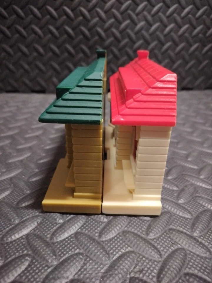 Vintage Geoffrey Inc. Plastic Model Train CENTRAL STATION Lot Of 2 - Image 4 of 4