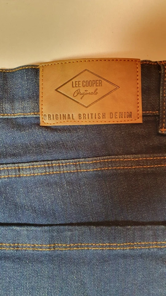 NEW Lee Cooper Jeans Men's W30 L32 Relaxed Fit Straight Leg Blue British Denim - Image 4 of 4