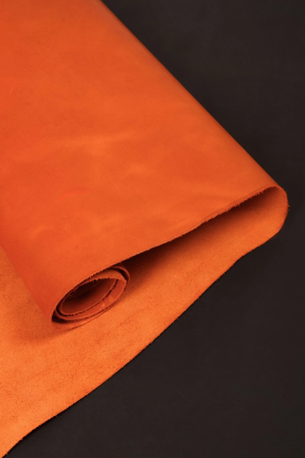 Premium Orange Full Grain Leather Hide | 2 m2, Vegetable Tanned Cowhide | 1.2mm