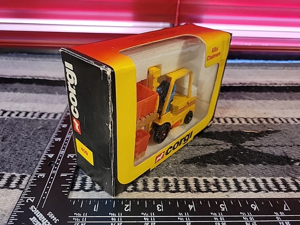 Allis Chalmers Lift Truck 1/32 Diecast Forklift Replica Collectible By Corgi - Image 2 of 4