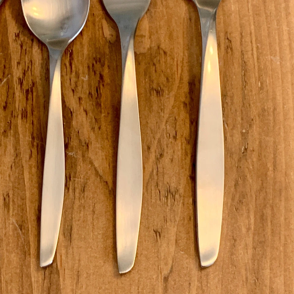 Cubiertos Insico 5 piezas ajuste de lugar internacional plateado alcance línea de lujo SS EE. UU. Foto 3 de 4