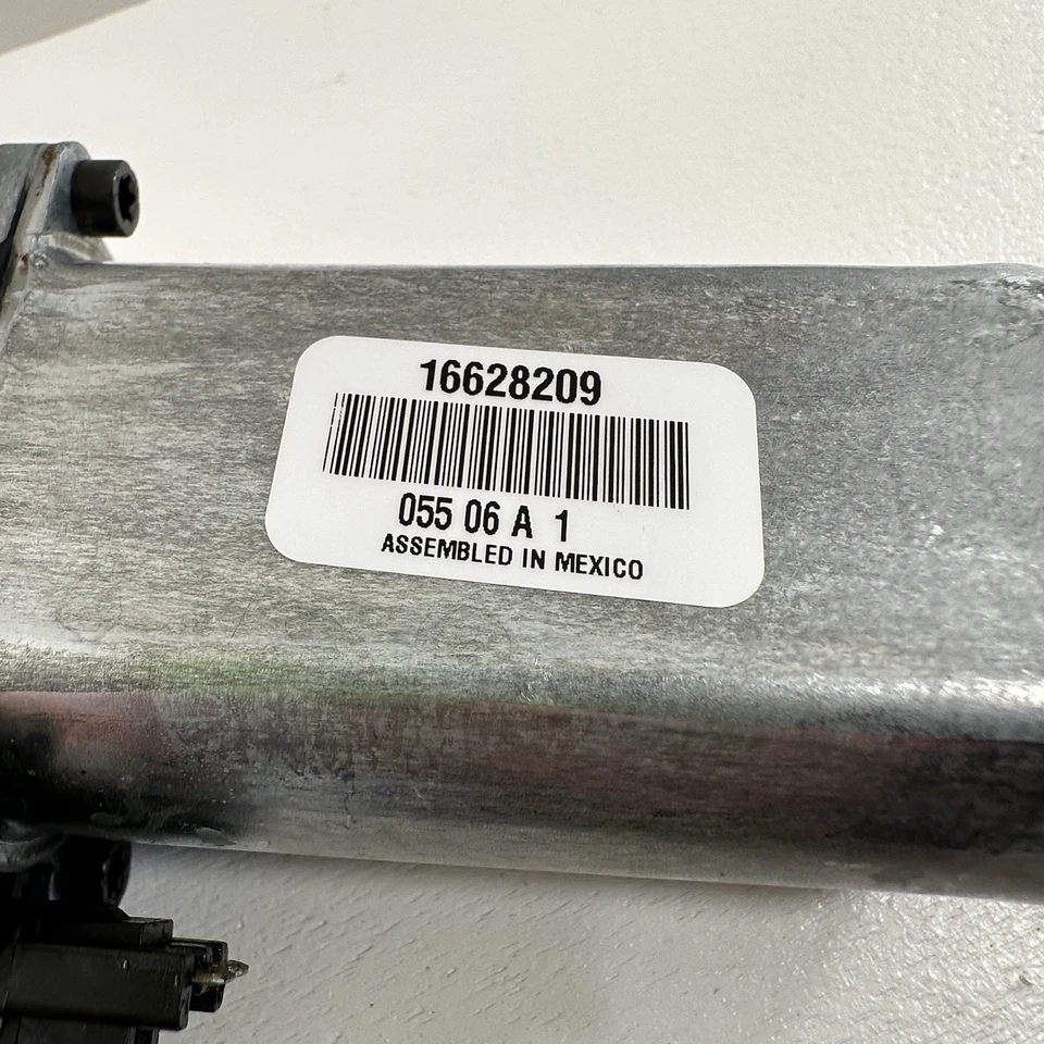 New OEM Genuine GM AC Delco 22143947 Rear Side Door Power Window Motor 16628209 - Image 3 of 4