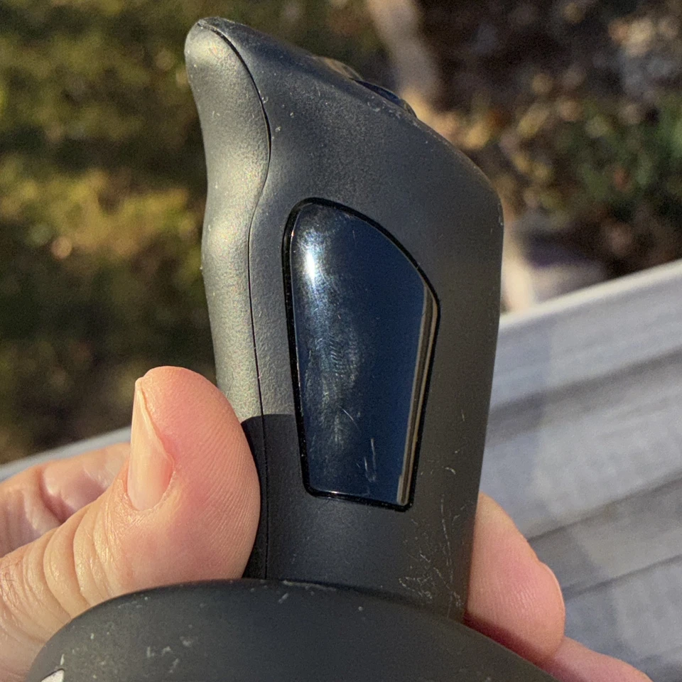 3M Wireless Ergonomic Optical Vertical USB Mouse EM550GPS  - Mouse only - Image 4 of 4