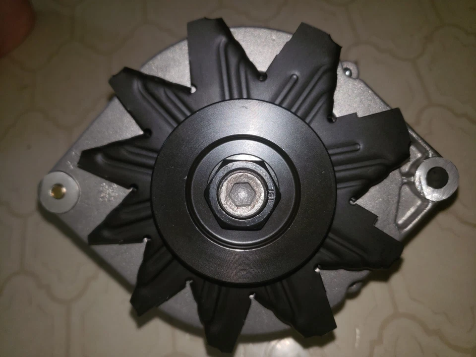 1970 年 Oldsmobile Cutlass/442 Delco #1100777(改装)55 安培原始设备制造商发电机 — 第 2/4 张图片