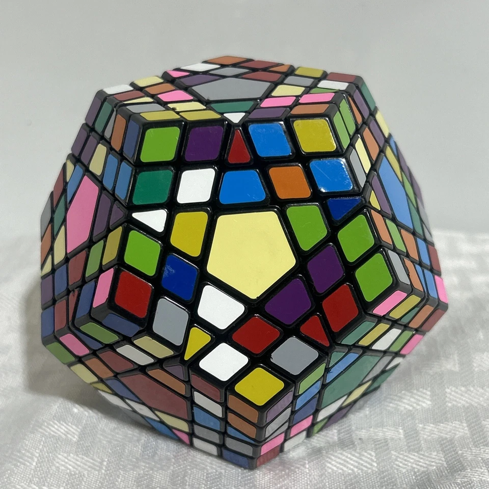 Rompecabezas Shengshou Megaminx Speed Cube, 5x5 Gigaminx seminuevo Foto 3 de 4