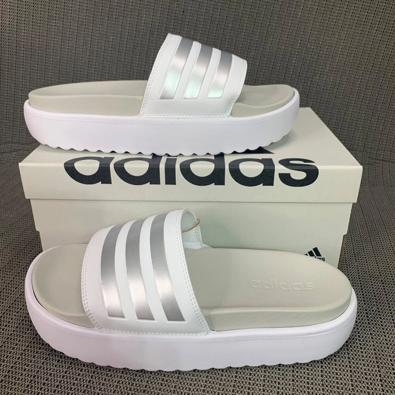 Scarpe alla moda Adidas Adilette donna taglia 8 bianco argento platform slides