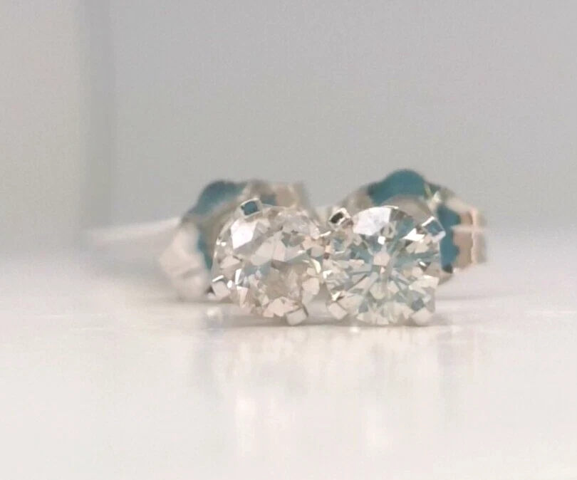 ¡Aretes de diamantes reales de 1/3 quilates certificados de oro blanco sólido de 14 k de $1300! WOW Foto 3 de 4