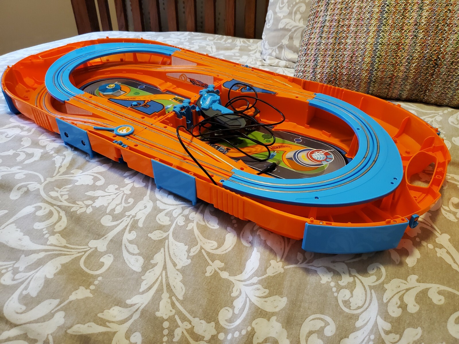 Hot Wheels Slot Track Pack with Carrying Case Two Controllers No Cars