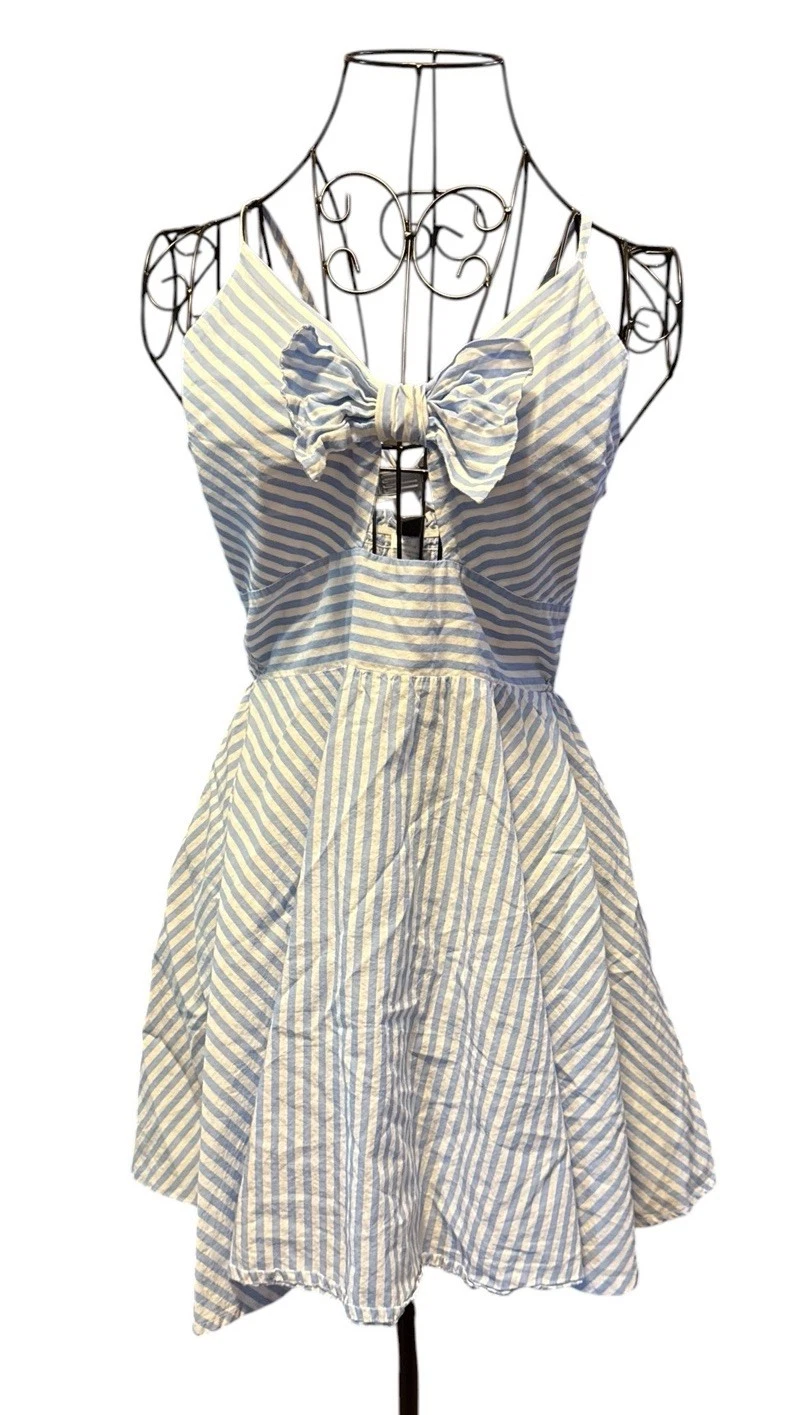 Windsor Blue White Striped V-Neck Sundress Spaghetti Strap Smocked Bow M
Opens in a new window or ta