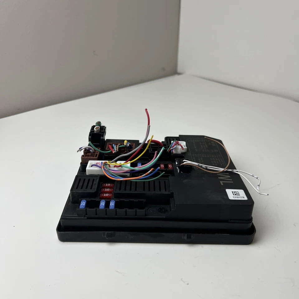 Nissan LEAF 2018 IPDM fuente de alimentación caja de fusibles 284B75SA3A OEM Foto 3 de 4