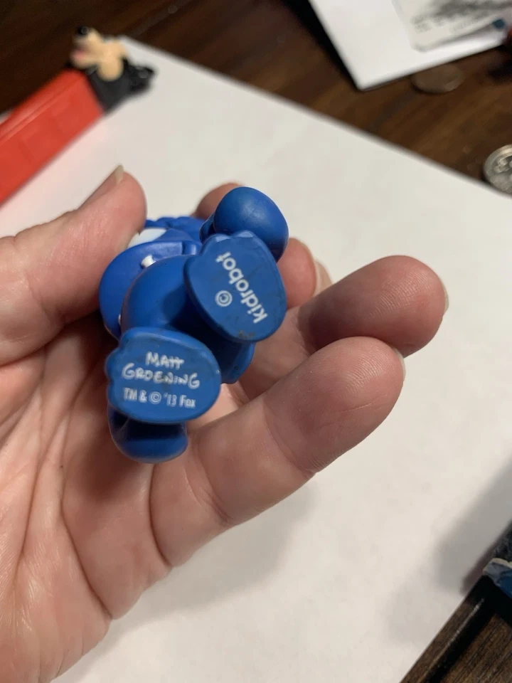 2013 Kidrobot The Simpsons Treehouse of Horror 3" Vinyl Figure MARGE CAT 2/20 - Image 4 of 4