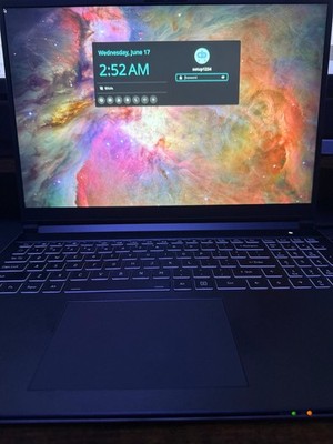 System76 Oryx Pro 16'' Ryzen AI 9 HX 370 96GB RAM Pop!_OS