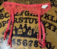 VINTAGE KAYSER RED LACE GARTER BELT   SMALL. NEW 