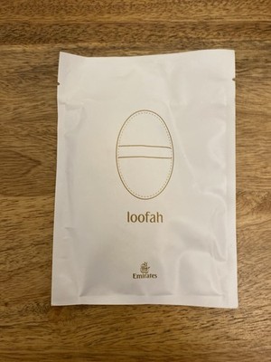 Neu versiegelt Emirates First Class Luffa Badeschwamm Reisegröße