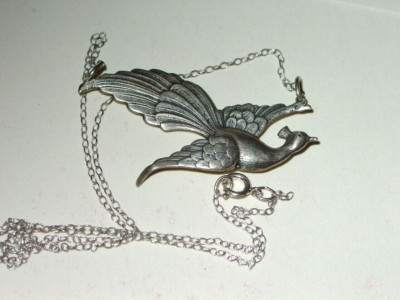 FLYING BIRD VINTAGE 1970's ANIMAL LOVER 18'' NECKLACE MADE IN USA