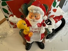 1999 Warner Brothers TWEETY BIRD  SYLVESTER Christmas Teapot See Description
