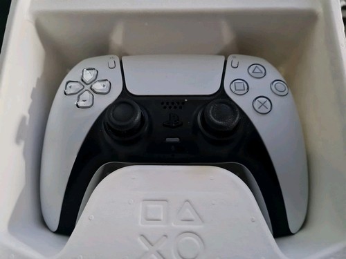 Sony PlayStation DualSense Wireless Controller White - PlayStation 5 (403) - Picture 2 of 3