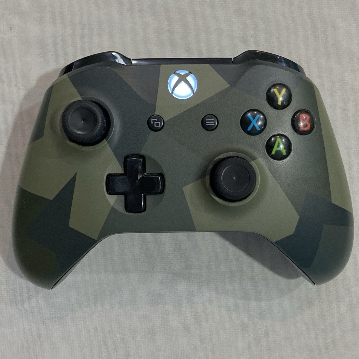 Microsoft Xbox One Controller 1708 Armored Forces II Green Camo