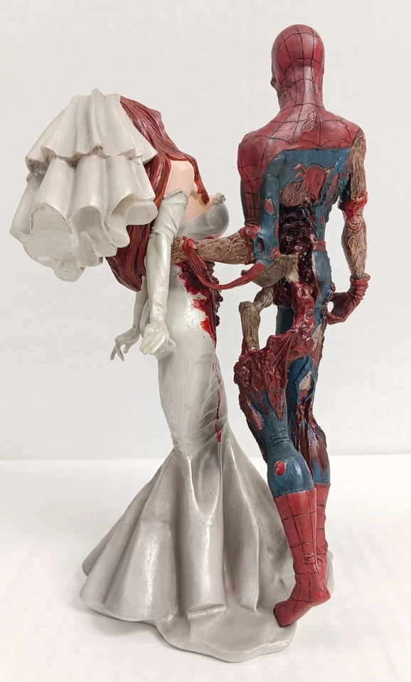 MARVEL ZOMBIES SPIDER-MAN & MARY JANE STATUE DIAMOND SELECT W/ ORIGINAL BOX - Image 3 of 4