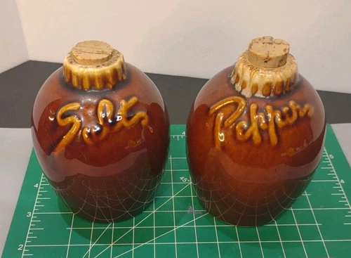 Hull Brown Drip Salt & Pepper Shaker set With corks Vintage