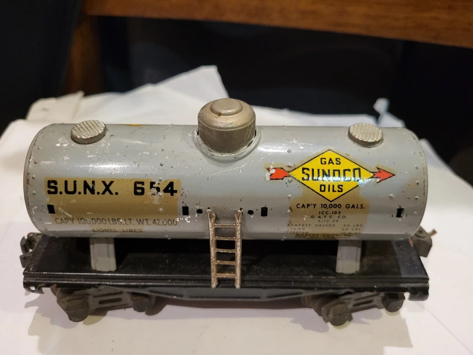 2 Vintage Lionel Lines Train Car SUNX 2654 Gas Sunoco Oils Railroad Tanker - Image 3 of 4