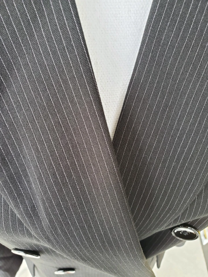 Blazer a rayas White House Black Market para mujer 6 negro forrado con doble botonadura Foto 4 de 4