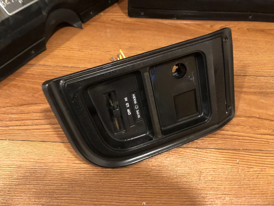 75-1991 FORD ECONOLINE VAN E150 E250 DASH CLUSTER VENT WOOD TRIM BEZEL PANEL OEM - Image 4 of 4