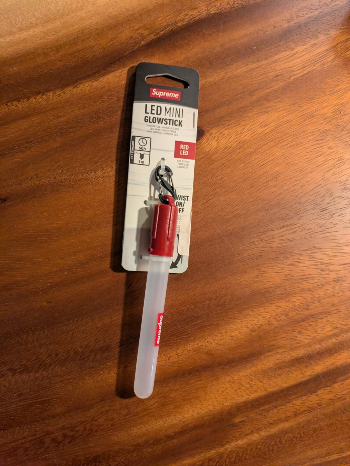 Porte clés Supreme LED Mini Glowstick Nite Lite rouge flotteurs à piles