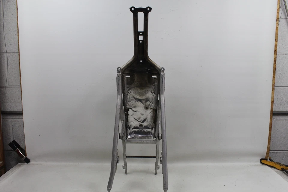 Marco de subchasis trasero Aprilia SXV 450 SXV450 06-07 OEM #1 AP9100065 ¡BONITO! Foto 3 de 4