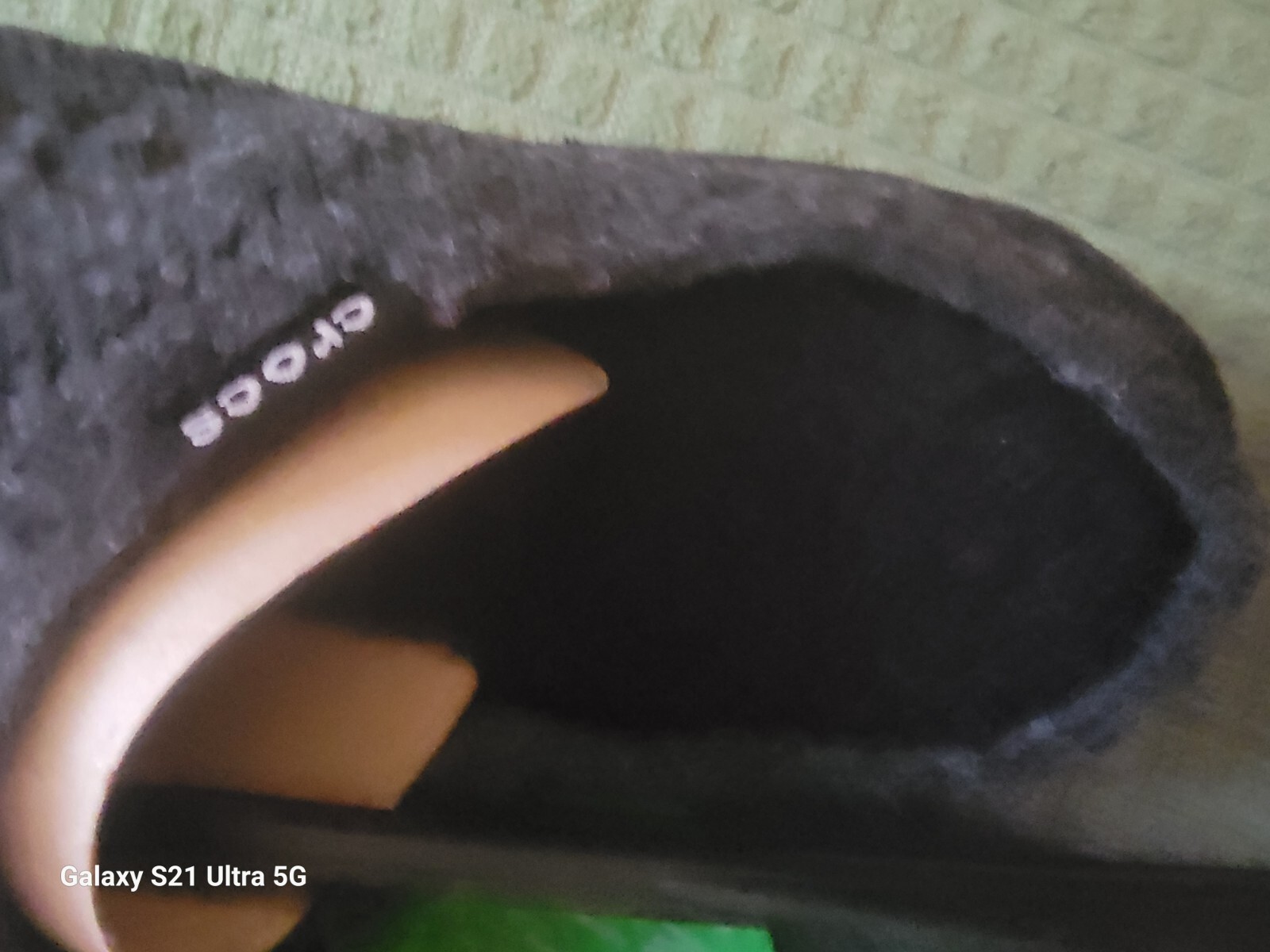 Crocs Men's and Women's Baya Fuzzy Slippers House Shoes size w 8 m 6 new soft