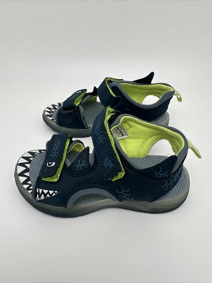 Sandalias iluminadas Carter's Funny Monster para niños pequeños talla 8 EE. UU./24 EUR- Usadas...64 Foto 4 de 4