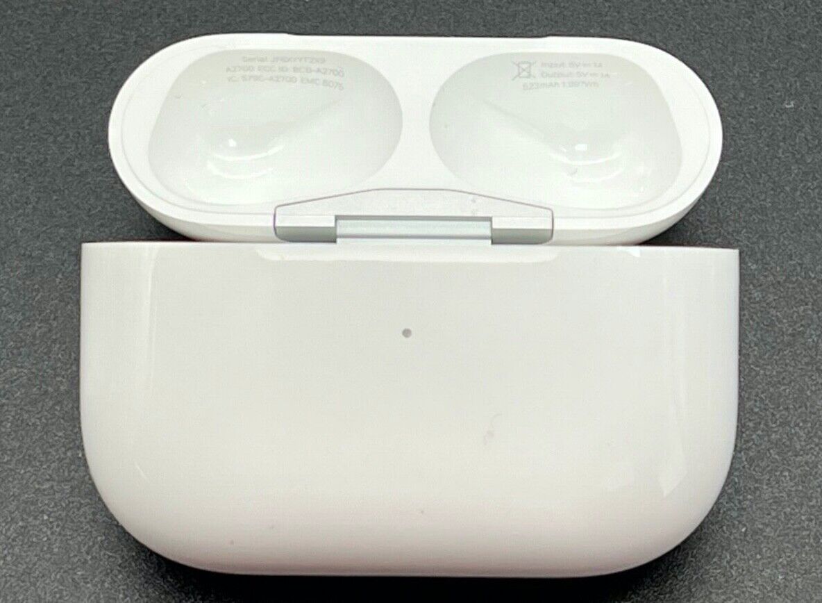  AirPods Pro (2nd Generation) with MagSafe Charging Case - Comprar Magazine