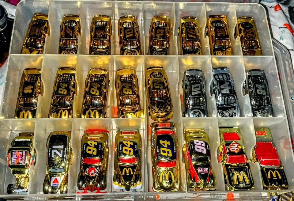 Lote de 48 Coches Racing Champions NASCAR 1:64 Diecast Oro 24K Cromo Años 90 y ESTUCHE Foto 4 de 4