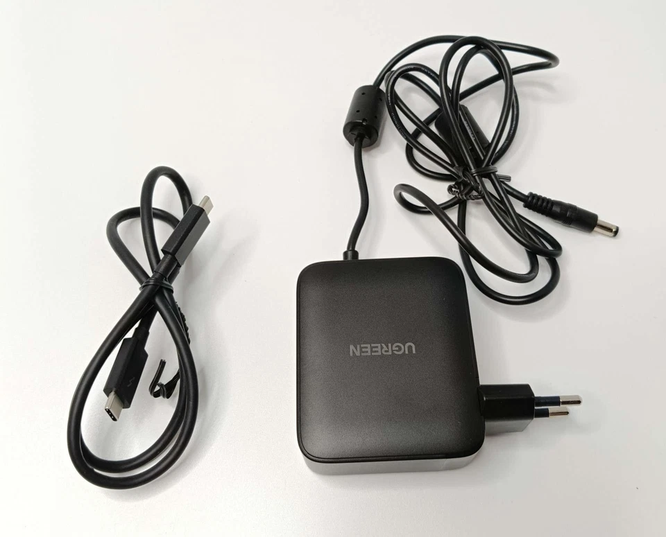 UGREEN Revodok Max 313 Thunderbolt 4 Docking Station 13-in-1 60W 40Gbps - Image 3 of 4