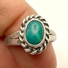 Vintage Southwestern Navajo Natural Oval Turquoise Ring Sterling Silver Size 5